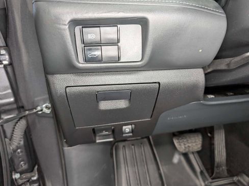 Used 2021 Toyota Highlander XLE AWD/4WD image 42