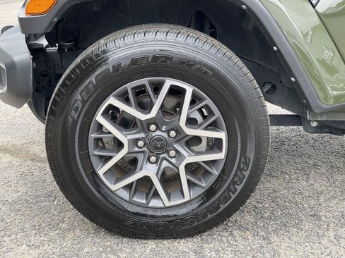Used 2024 Jeep Wrangler Unlimited Sahara AWD/4WD image 50