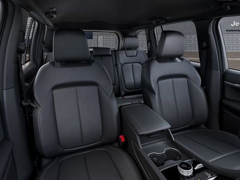 New 2026 Jeep Grand Cherokee Limited AWD/4WD image 16