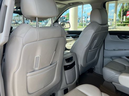 Used 2015 Cadillac Escalade ESV Premium image 5