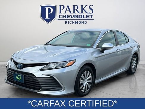 Used 2022 Toyota Camry LE FWD image 3