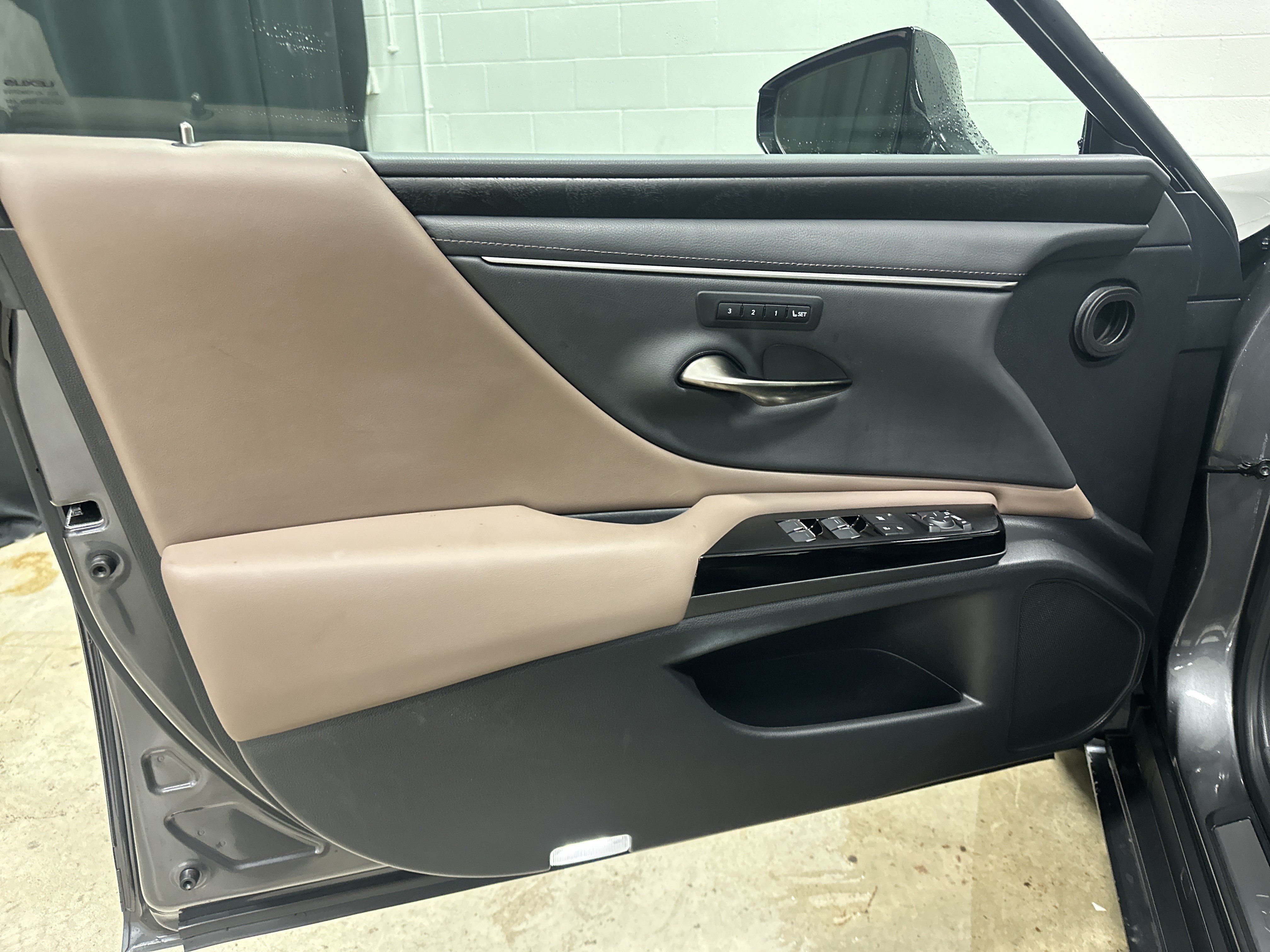 Certified 2023 Lexus ES 350 w/ Premium Package FWD image 14