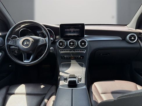 Used 2018 Mercedes-Benz GLC 300 4MATIC image 18