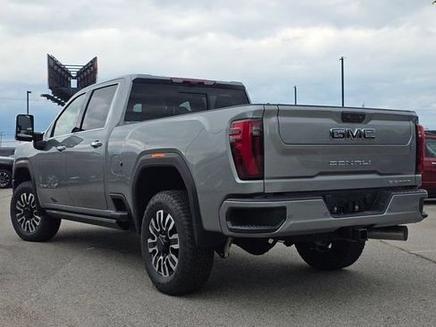 New 2026 GMC Sierra 2500 Denali Ultimate AWD/4WD image 15