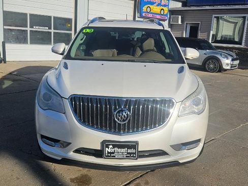 Used 2013 Buick Enclave Premium image 2