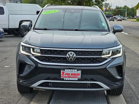Used 2024 Volkswagen Taos SEL AWD/4WD image 2