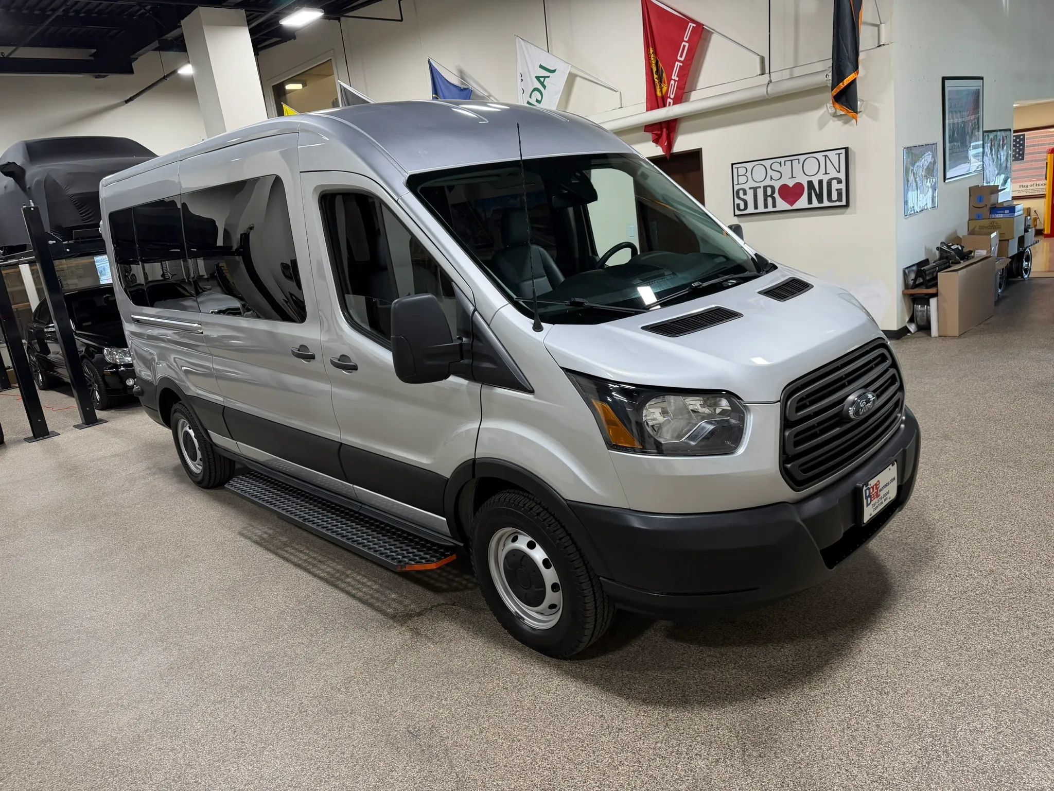 Used 2019 Ford Transit 250 148 Medium Roof RWD image 14