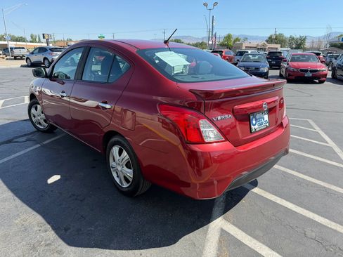 Used 2019 Nissan Versa SV FWD image 5