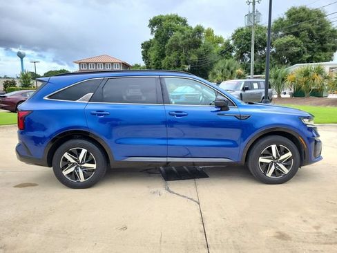 Used 2022 Kia Sorento S FWD image 9