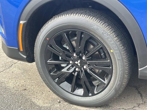 New 2026 Mitsubishi Eclipse Cross LE image 6