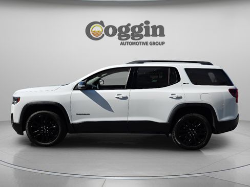 Used 2023 GMC Acadia SLT w/ Elevation Edition image 3