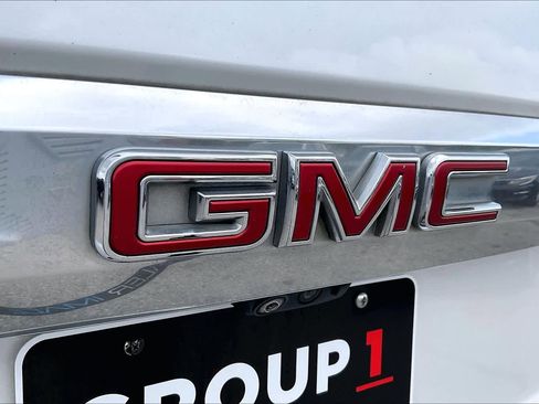 Used 2021 GMC Yukon Denali w/ Denali Premium Package image 30