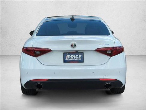 Used 2019 Alfa Romeo Giulia Ti w/ Quick Order Package 22Z Lusso RWD image 7