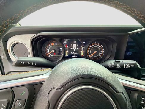Used 2024 Jeep Wrangler Sahara image 37