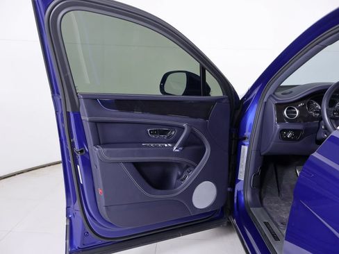 Used 2019 Bentley Bentayga AWD/4WD image 31