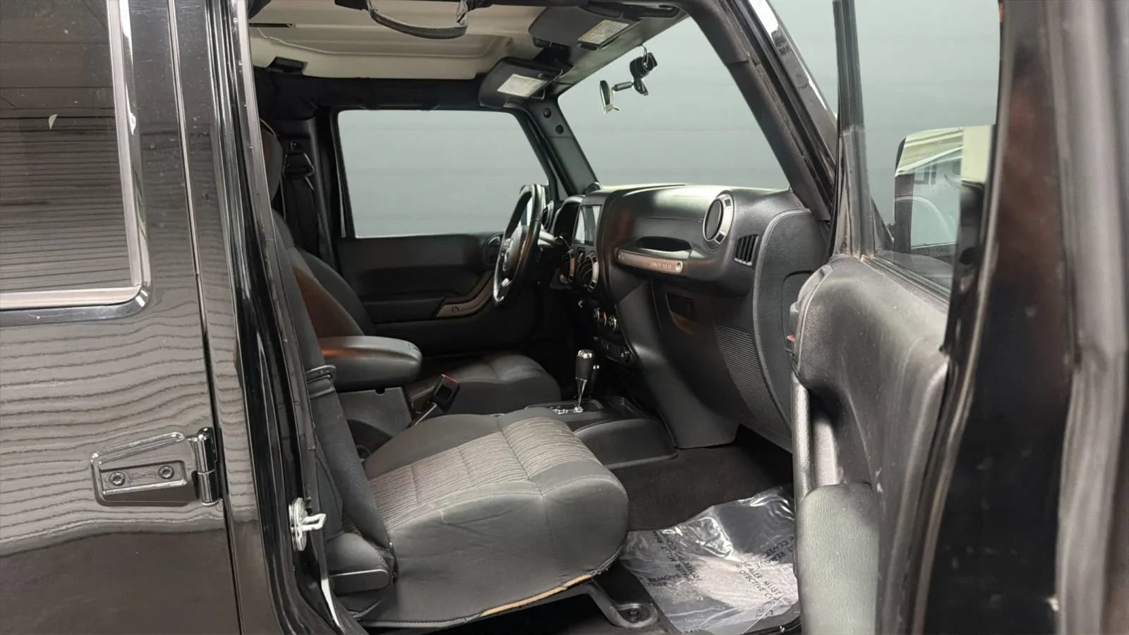 Used 2012 Jeep Wrangler Unlimited Sport AWD/4WD image 19