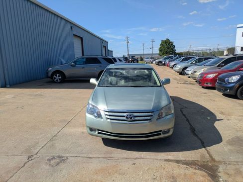 Used 2005 Toyota Avalon XLS FWD image 4