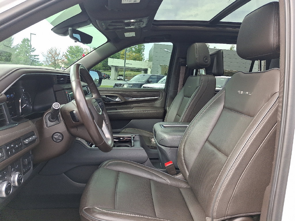 Used 2021 GMC Yukon Denali w/ Denali Ultimate Package AWD/4WD image 13