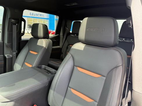 Used 2025 GMC Sierra 1500 AT4 w/ AT4 Premium Package AWD/4WD image 18