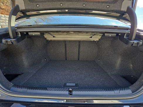 Used 2024 BMW i5 eDrive40i w/ Premium Package image 28