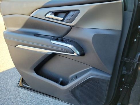 Certified 2025 Chevrolet Traverse LT image 21