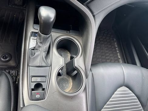 Used 2021 Toyota Camry SE AWD/4WD image 18