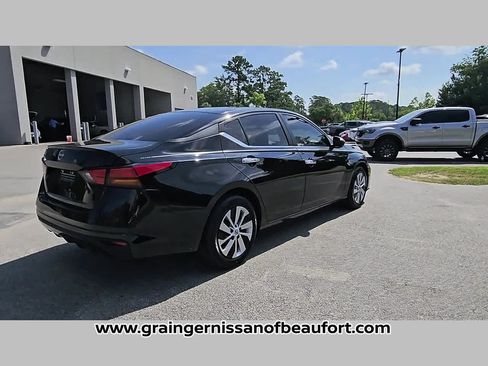 Used 2024 Nissan Altima 2.5 S FWD image 32
