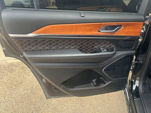 Used 2021 Jeep Grand Cherokee L Summit image 12