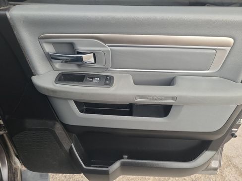 Used 2019 RAM 1500 Big Horn RWD image 31