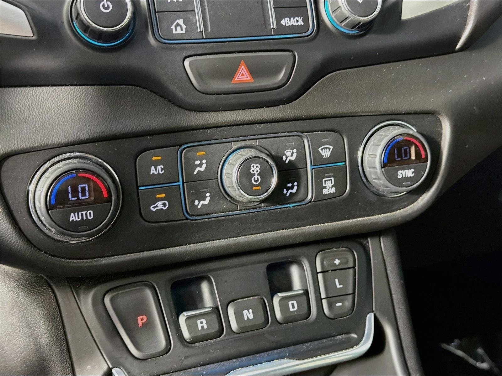 Used 2021 GMC Terrain SLT FWD image 17