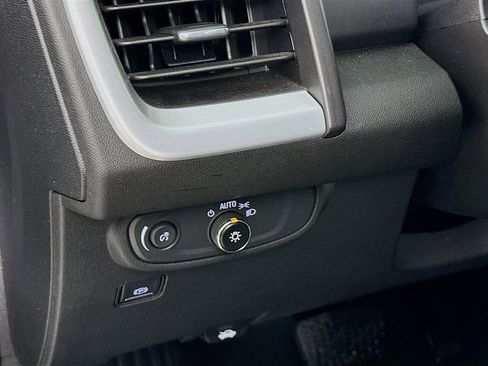 Used 2023 GMC Terrain SLE w/ Driver Convenience Package image 14