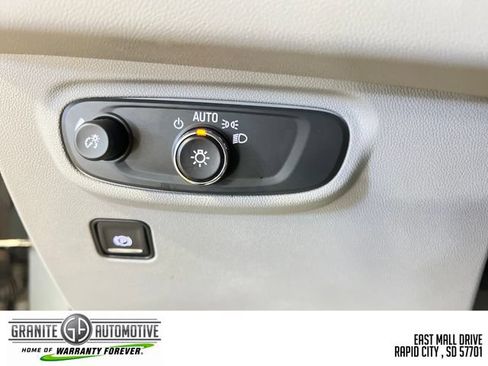 Used 2023 GMC Terrain SLE w/ Driver Convenience Package AWD/4WD image 31