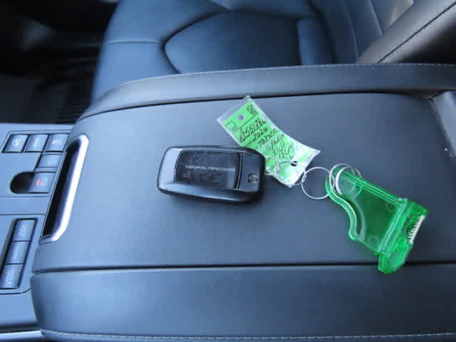 Used 2024 Toyota Highlander XLE AWD/4WD image 28