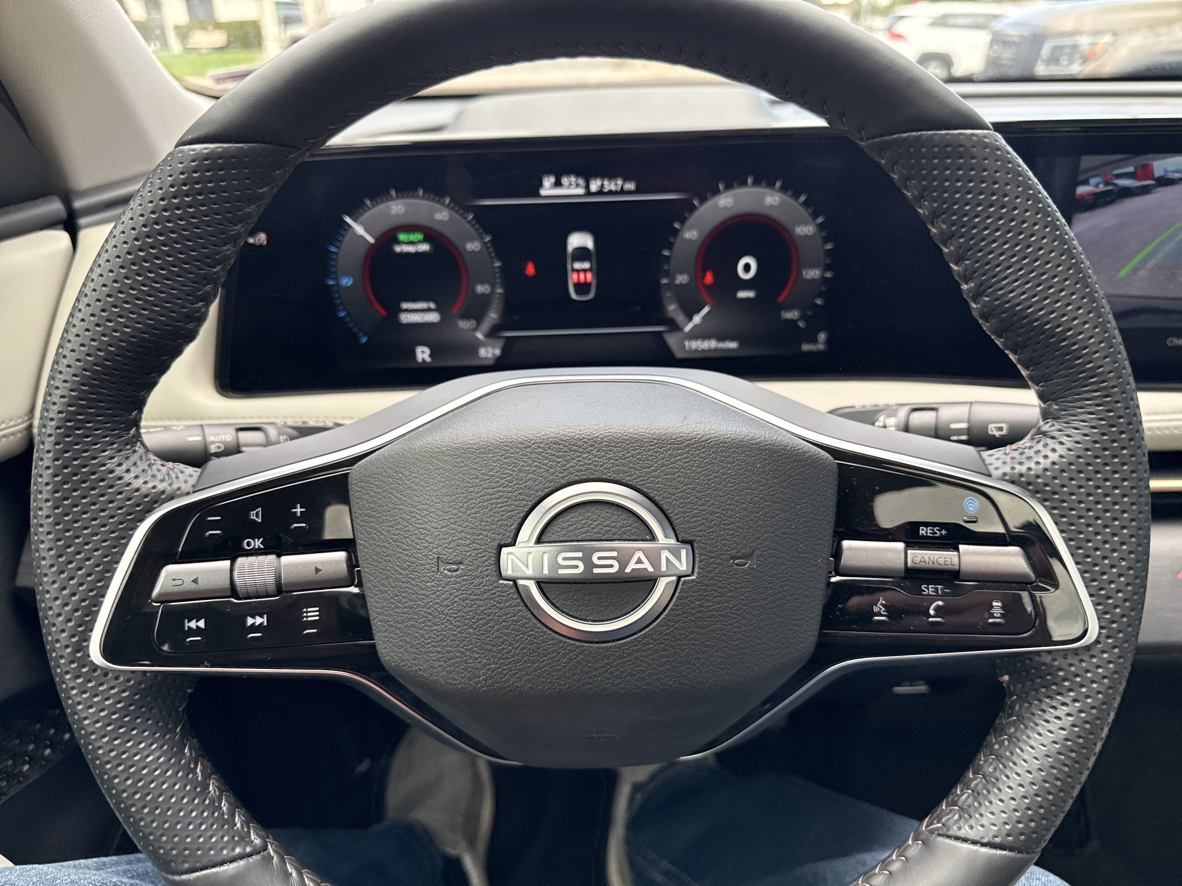 Used 2024 Nissan Ariya AWD image 21