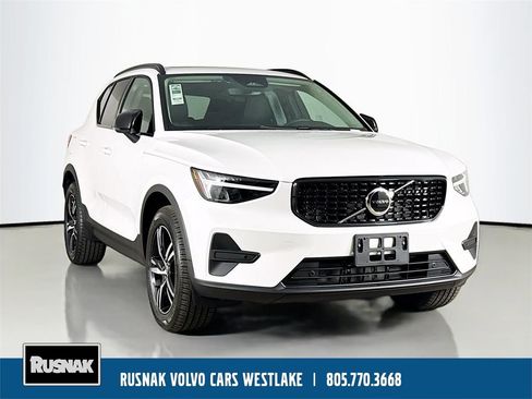 New 2026 Volvo XC40 B5 Core image 1