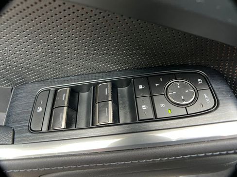Used 2024 Lexus GX 550 w/ Cold Area Package AWD/4WD image 12