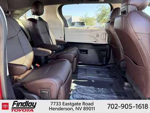 Certified 2023 Toyota Sienna Platinum FWD image 14