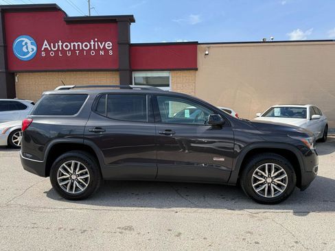Used 2017 GMC Acadia SLE w/ Driver Alert Package I image 4