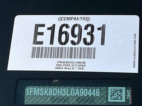 Used 2020 Ford Explorer XLT w/ Equipment Group 202A AWD/4WD image 29