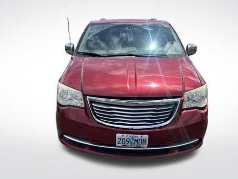Used 2014 Chrysler Town & Country Touring-L w/ Driver Convenience Group FWD image 7