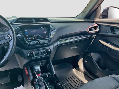 Used 2021 Chevrolet TrailBlazer RS w/ Technology Package FWD image 23