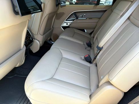 New 2026 Land Rover Range Rover Long Wheelbase SE AWD/4WD image 13