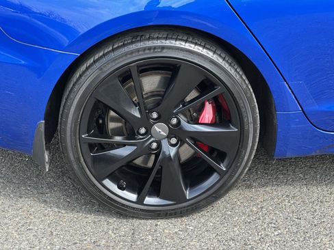 Used 2023 Genesis G70 3.3T w/ Sport Prestige Package image 10