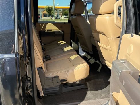 Used 2012 Ford F250 Lariat image 19