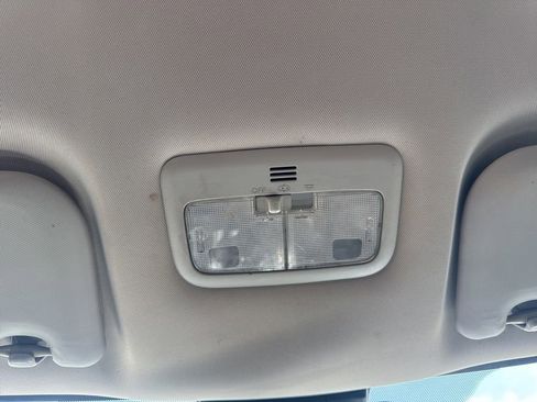 Used 2017 Toyota Corolla SE w/ Carpet Mat Package (TMS) FWD image 21