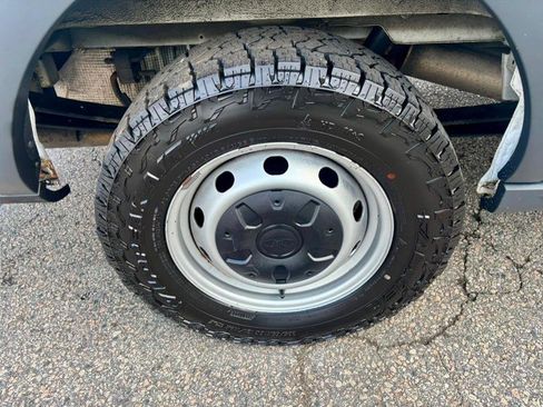 Used 2018 Ford Transit 250 130 Low Roof image 31