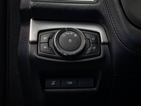 Used 2017 Ford Explorer Platinum image 45