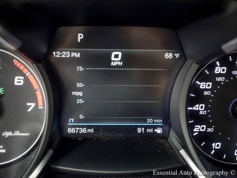 Used 2020 Alfa Romeo Stelvio Ti Sport w/ Quick Order Package 22S Sport AWD/4WD image 19
