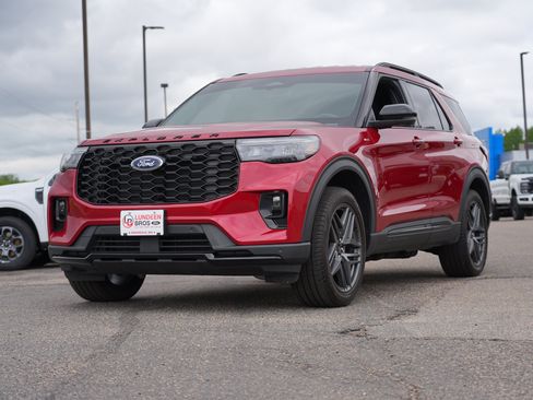 Used 2025 Ford Explorer ST-Line w/ Premium Package AWD/4WD image 8