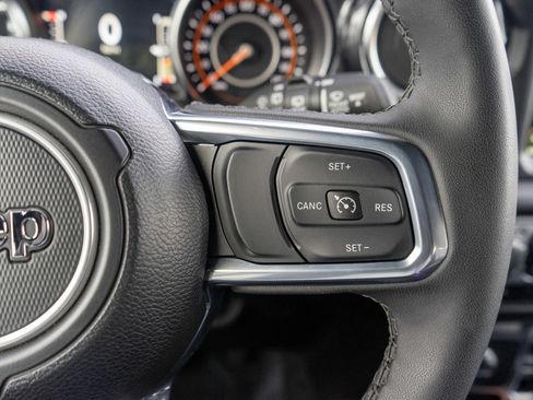 Used 2023 Jeep Wrangler Unlimited Sahara image 25